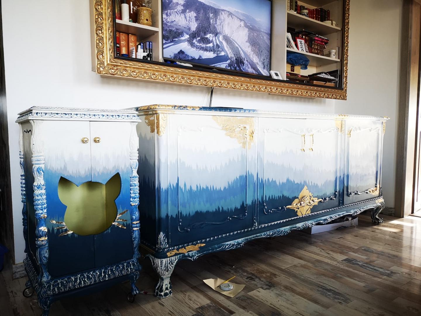 Ce pot face&nbsp;două&nbsp;m&acirc;ini&nbsp;dibace : un makeover complet&nbsp; al unui dulap vechi,&nbsp;metoda&nbsp;ombre&nbsp;!