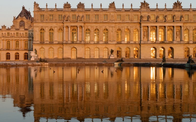 Palatul Versailles s-a transformat în hotel