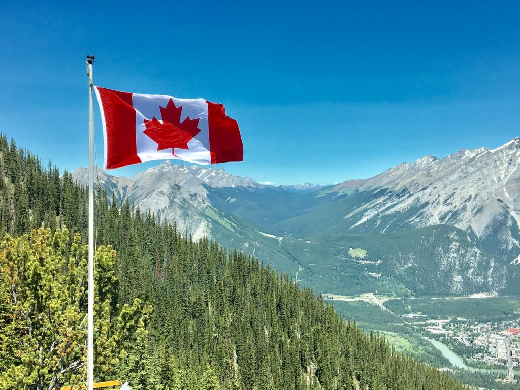 Canada nu mai vinde case străinilor