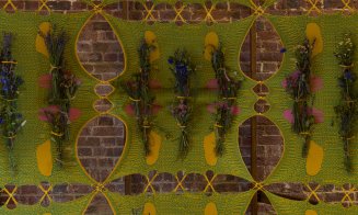 Ikum, o instalație de artă a plantelor vindecătoare